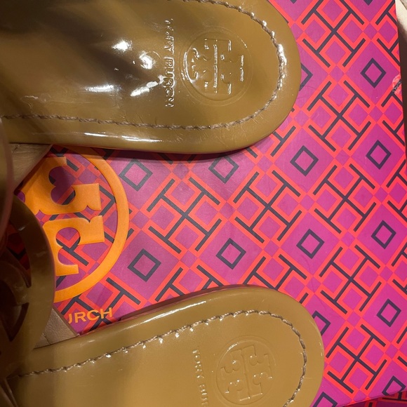 Tory Burch Miller - Size 7.5 Sand Patent - Picture 6 of 10